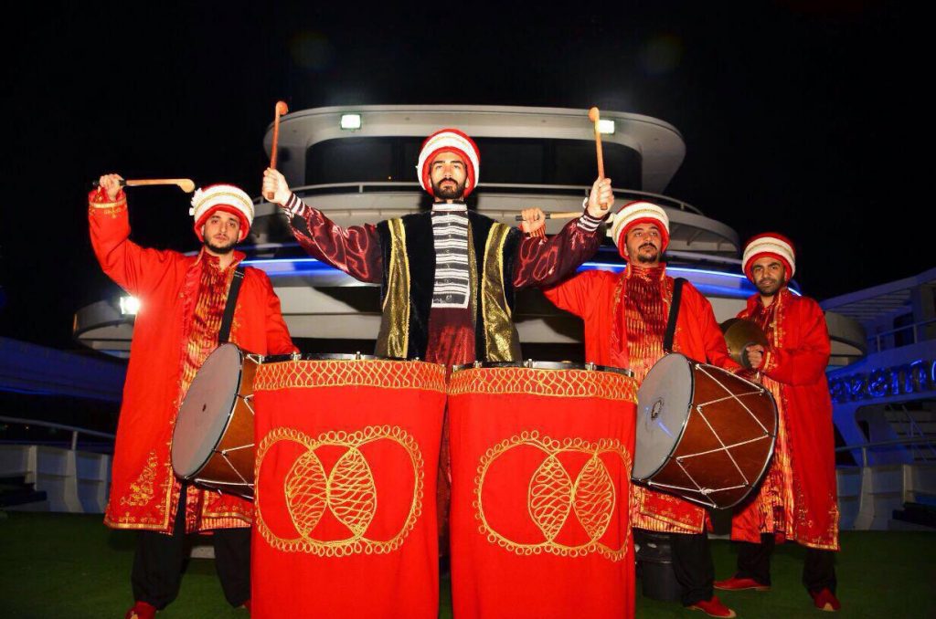 رحلة بحرية تركيه في البوسفور مع العشاء وبرنامج فلكلوري