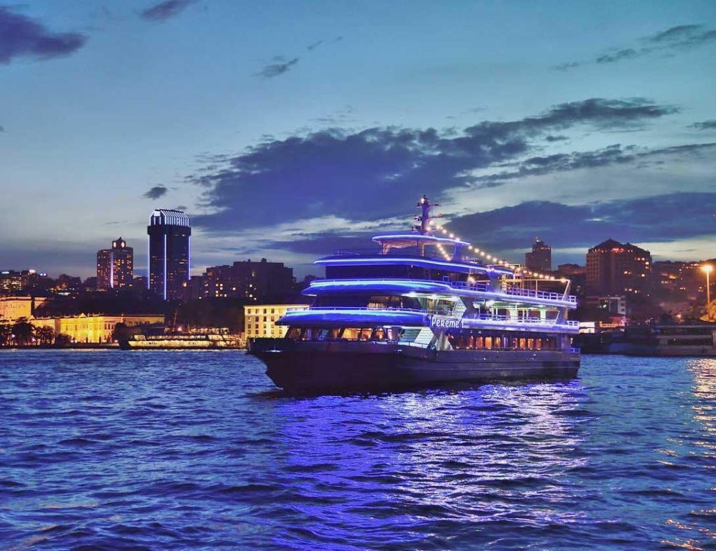 رحلة الباخرة العربية في البوسفور