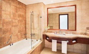 شهر مارس 5000 درهم شهر مارس 5000 درهم